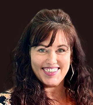 Image of Tara Lee